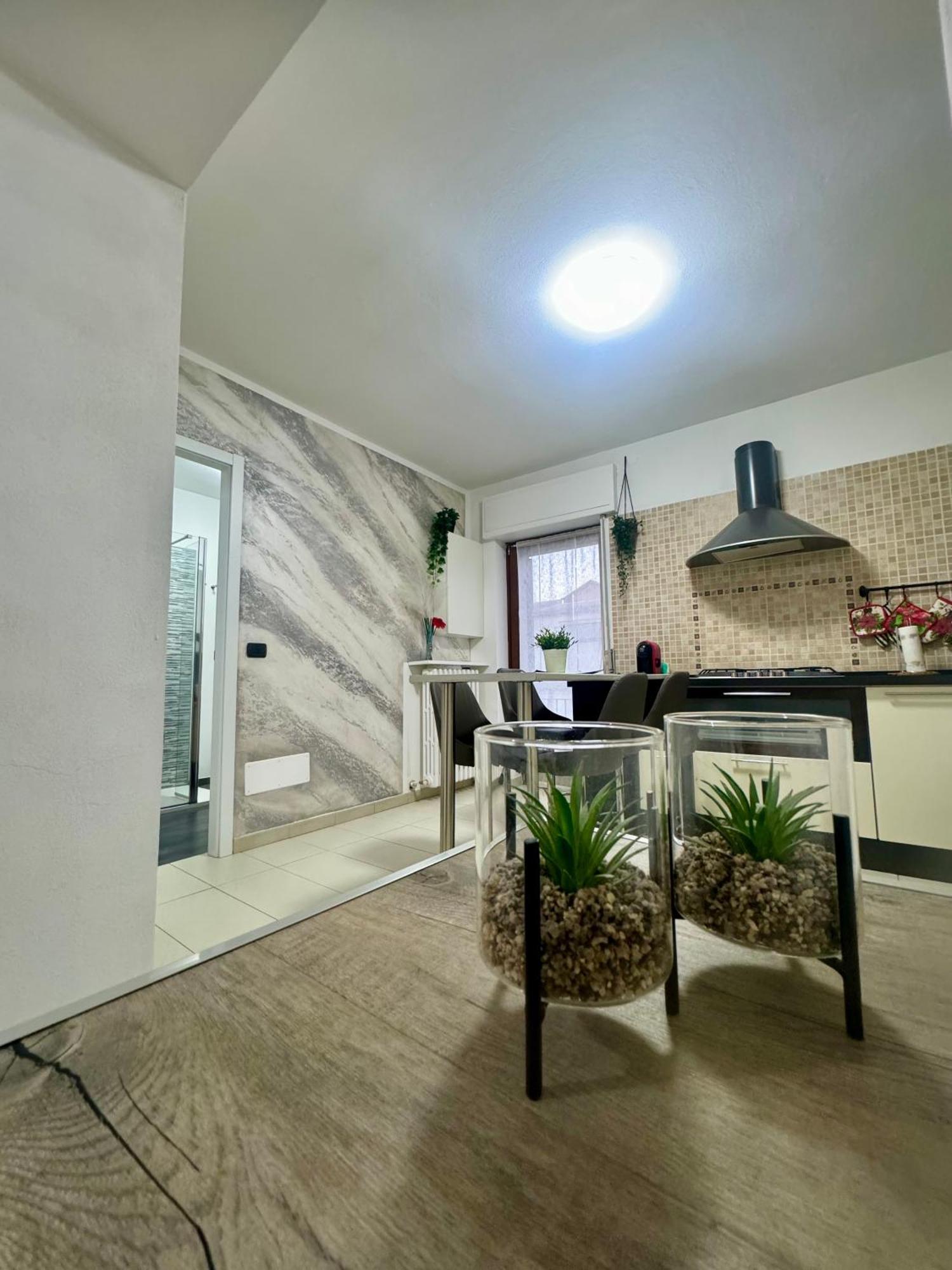 Casa Alessio - Elegante Appartamento Nel Cuore Di Чезано-Мадерно Экстерьер фото